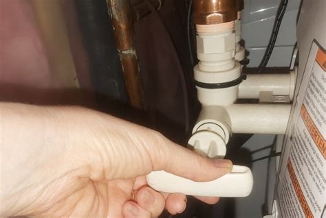 Water softener leaking at bypass valve (causes and。